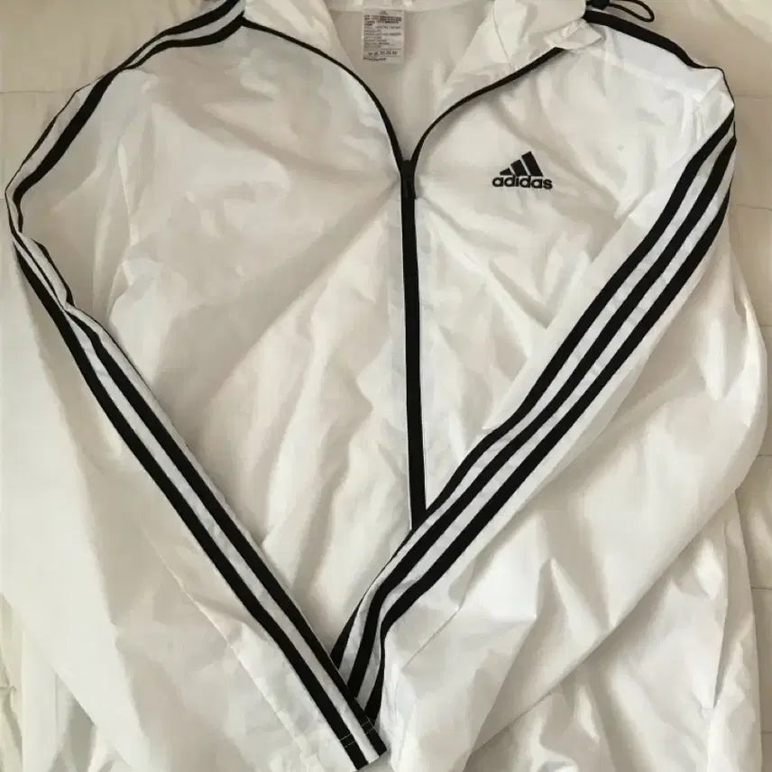[BUNJANG] Adidas Essentials 3-Stripes Woven Windbreaker Jacket White / 아디다스 에센셜 3S 우븐 윈드브레이커 자켓 화이트
