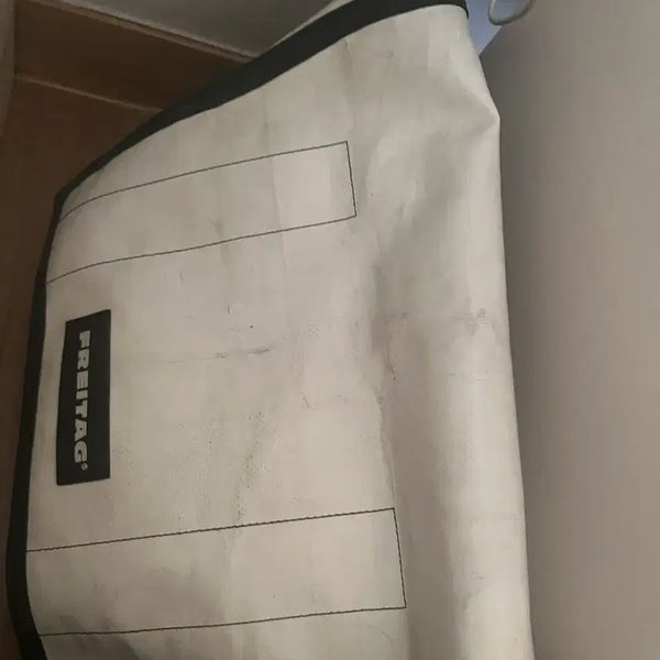 [BUNJANG] Freitag White Crossbody Bag / 프라이탁 가방 화이트 크로스백