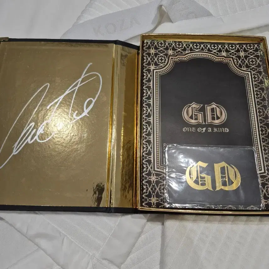 [BUNJANG] G-Dragon One of a Kind Signed Version / 지디 원 오브 어 카인드 앨범 지디 친필 싸인버전