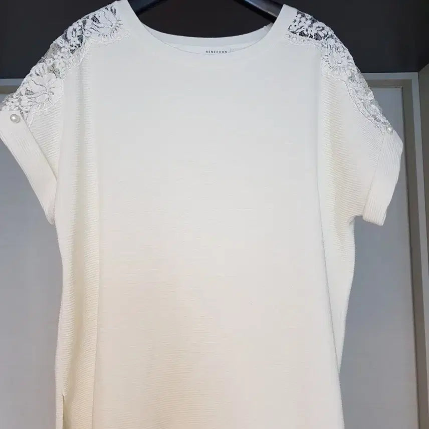 [BUNJANG] Lenibon Crochet Color-Block Top / 레니본 크로쉐배색 상의