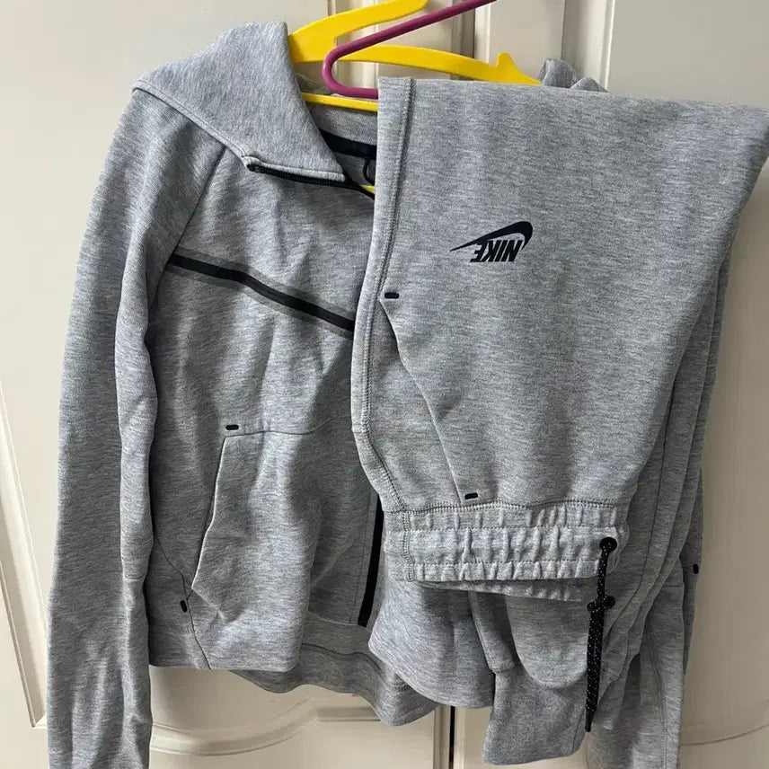 [BUNJANG] Nike Tech Fleece Crop Training Set - Grey / 나이키 크롭 테크팩 그레이 트레이닝 세트