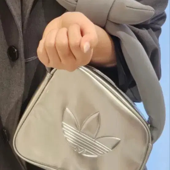[BUNJANG] Adidas Silver Airliner Bag / 아디다스 실버 에어라이너백
