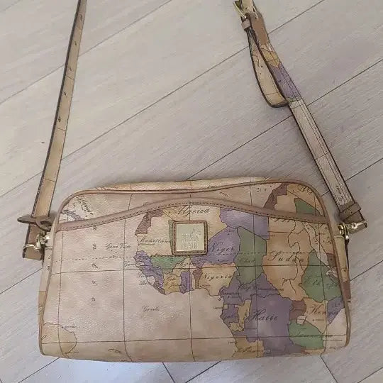 [BUNJANG] Prima Classe World Map Crossbody Bag / 프리마클리쎄가방~~세계지도크로스