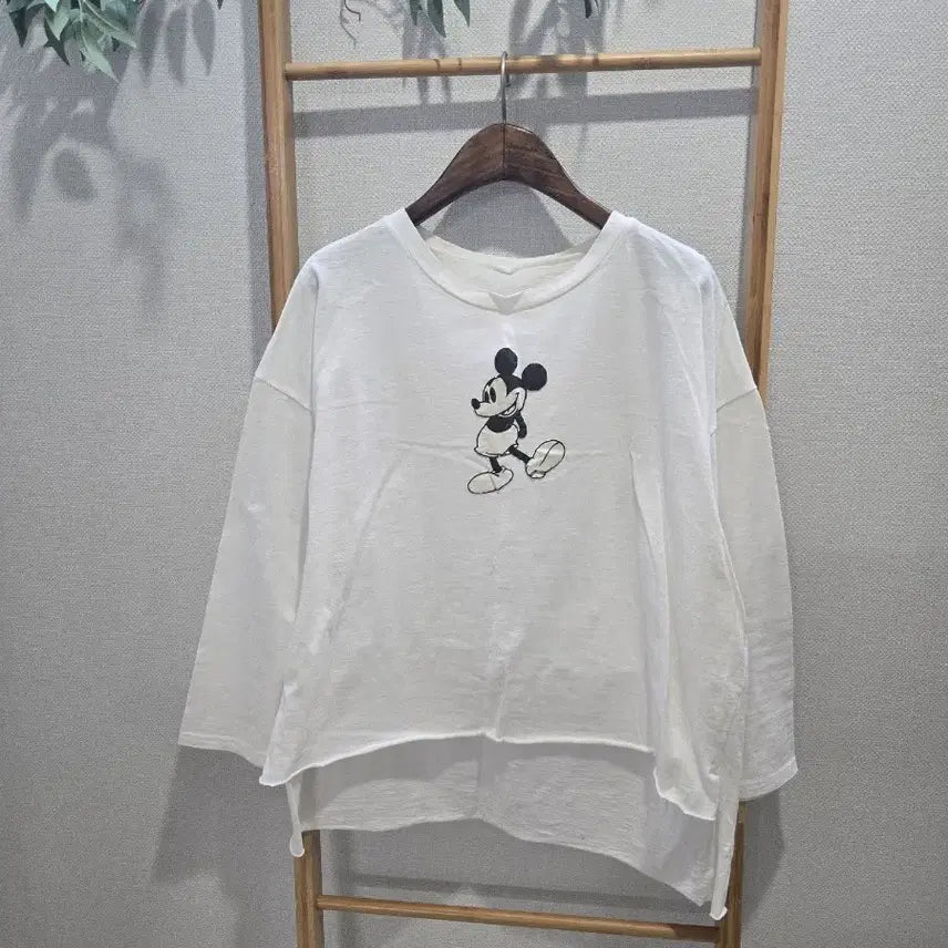 [BUNJANG] Mickey Oversized Asymmetrical T-Shirt / 미키 오버핏 빅사이즈 언발티