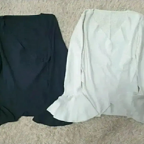 [BUNJANG] Wrap Knit Blouse (Black, Ivory) / (오늘특가) 랩 니트티 니트 블라우스 (검정, 아이보리)