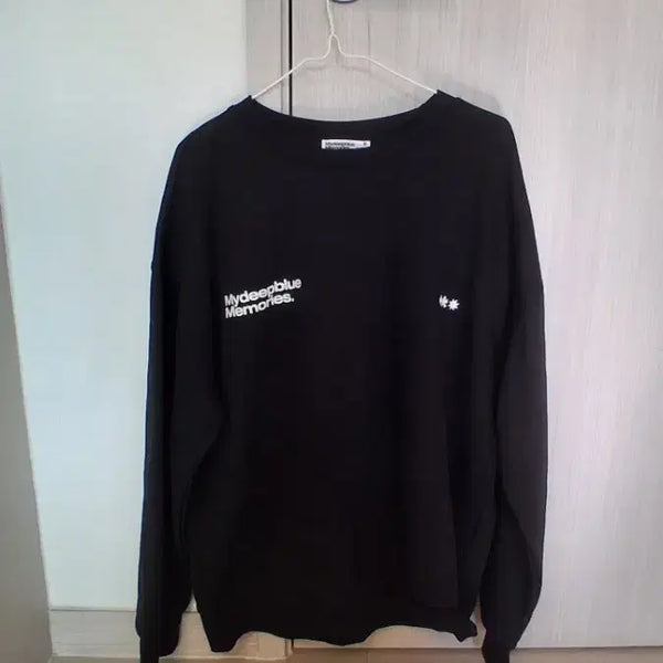 [BUNJANG] My Deep Blue Memories Black Sweatshirt / 마이딥블루 메모리즈 맨투맨 블랙