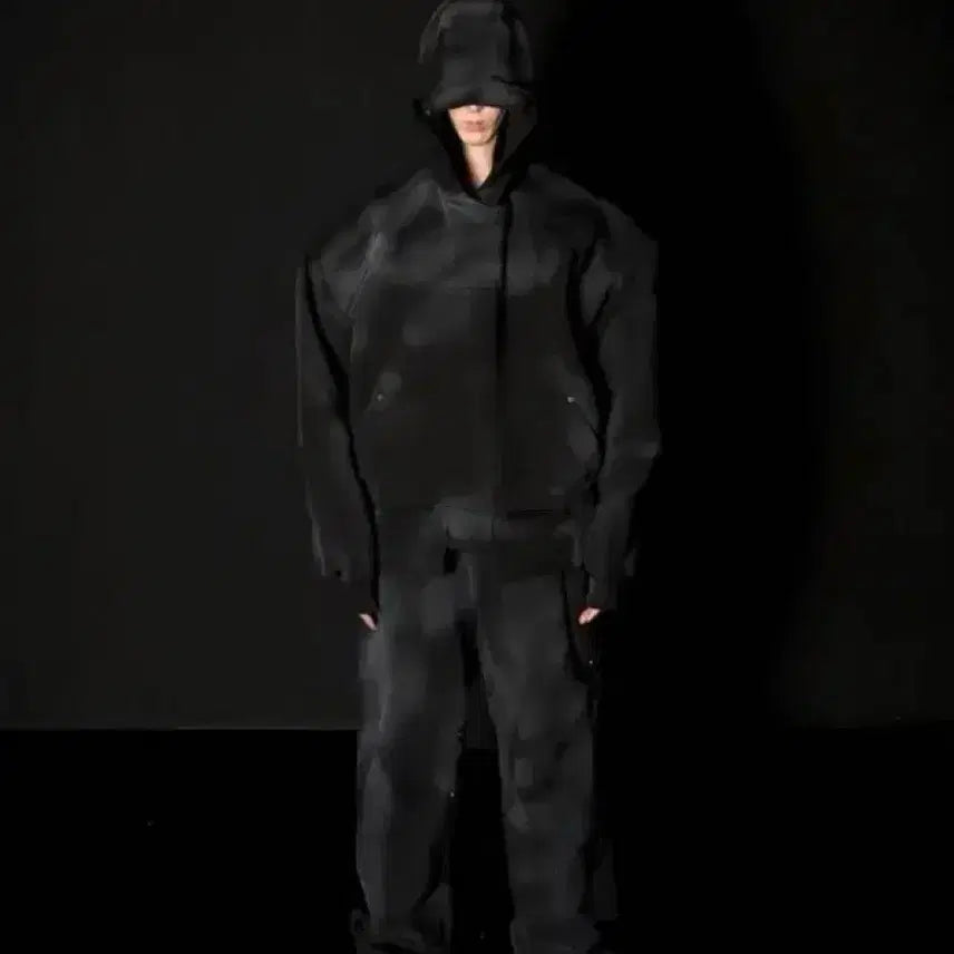[BUNJANG] Force Sensitive Power Shoulder Black Hoodie / 포스센스티브 파워 숄더 블랙 후드 어깨 보정