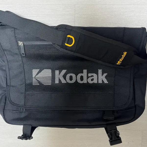 [BUNJANG] Kodak Pouch Large Messenger Bag / 코닥 파운지 라지 메신저백