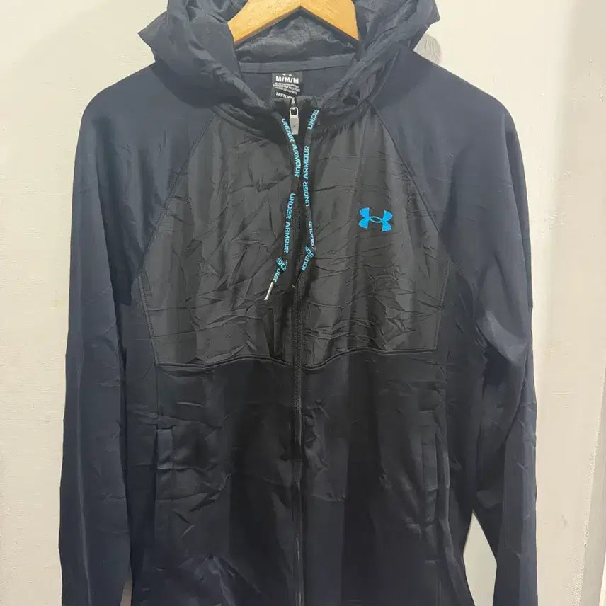 [BUNJANG] Under Armour Black Hooded Zip-Up Jacket / 언더아머 후드 집업 검정색