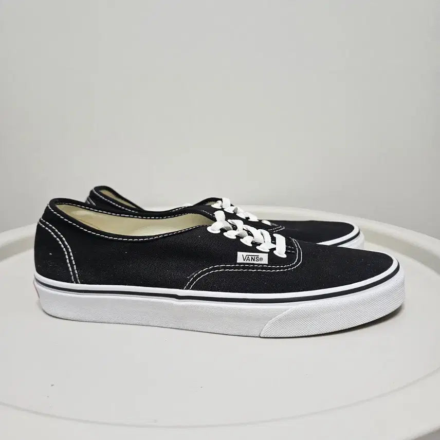 [BUNJANG] Vans Authentic Black White Sneakers / 270반스 어센틱 블랙 흰색 스니커즈  -1535