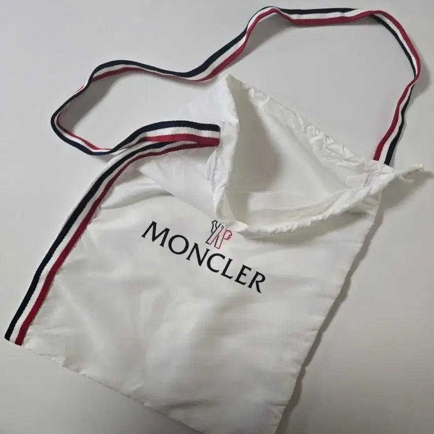 [BUNJANG] Moncler String Dust Bag / 몽클레어 스트링 더스트백 (32.5x38.5) @ 몽클레어 스트링 백 @ 몽클레어 더스트백