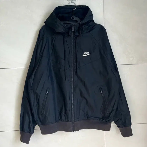 [BUNJANG] Nike Windrunner Windbreaker Jacket Black (M) / 나이키 윈드러너 바람막이 블랙 (M)