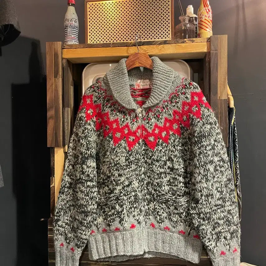 [BUNJANG] Kowtan Sweater Grey Red Pattern Knit / 코위탄 스웨터