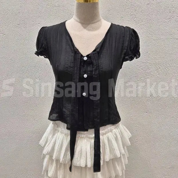 [BUNJANG] Puff Sleeve Crop Tie Blouse / [빠른발송] 퍼프 크롭 타이 블라우스 타이 스트랩 크롭 블라우스