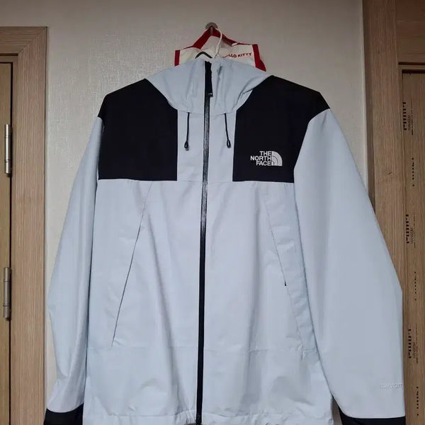 [BUNJANG] The North Face Windbreaker / 차마르 노스페이스 바람막이