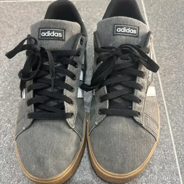[BUNJANG] Adidas Sneakers (Size 280) / 아디다스 신발(280)팝니다