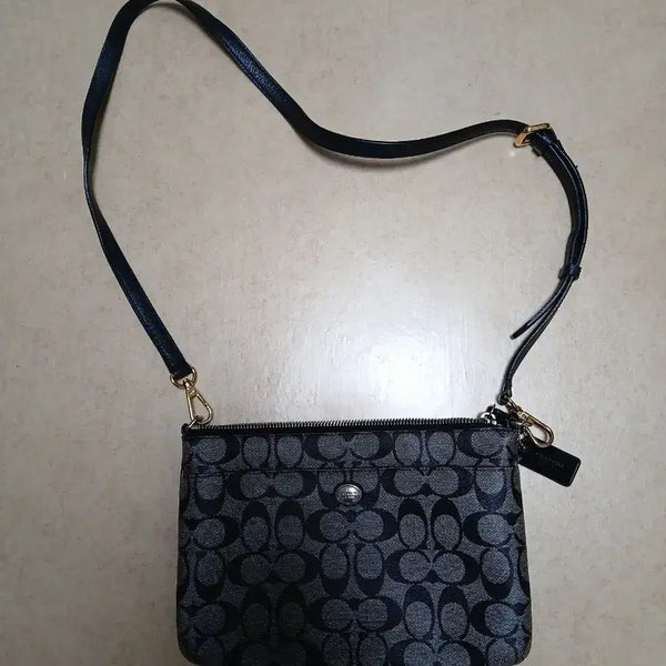[BUNJANG] Coach Signature Pattern Crossbody Bag / 코치 시그니처 패턴 크로스백