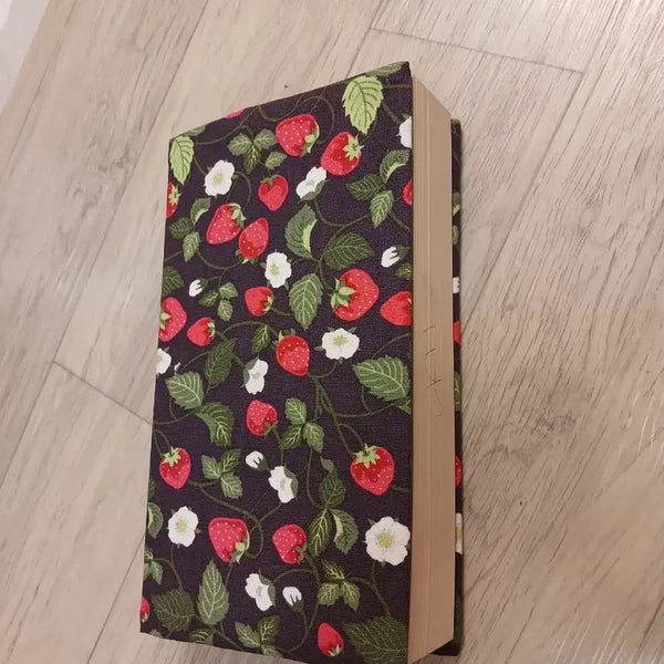 [BUNJANG] Strawberry Deep Purple Adjustable Width Book Cover / 민음사 세계문학전집 너비 조절 북커버 책커버 딸기 딥퍼픟