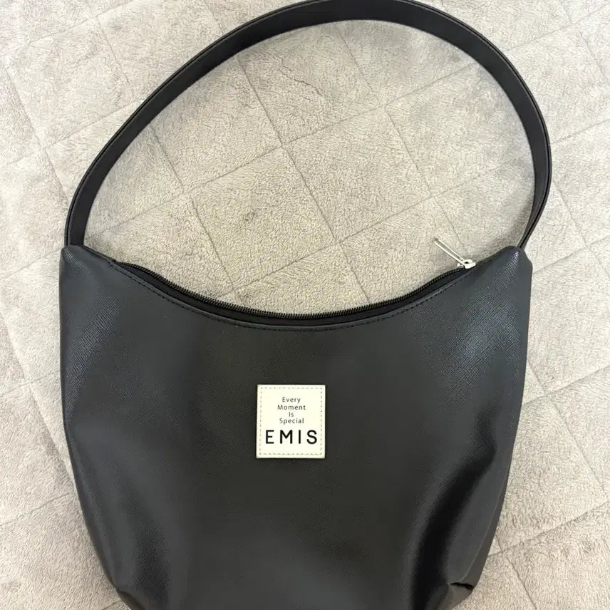 [BUNJANG] EMIS Black Hobo Bag / EMIS 이미스 블랙 호보백