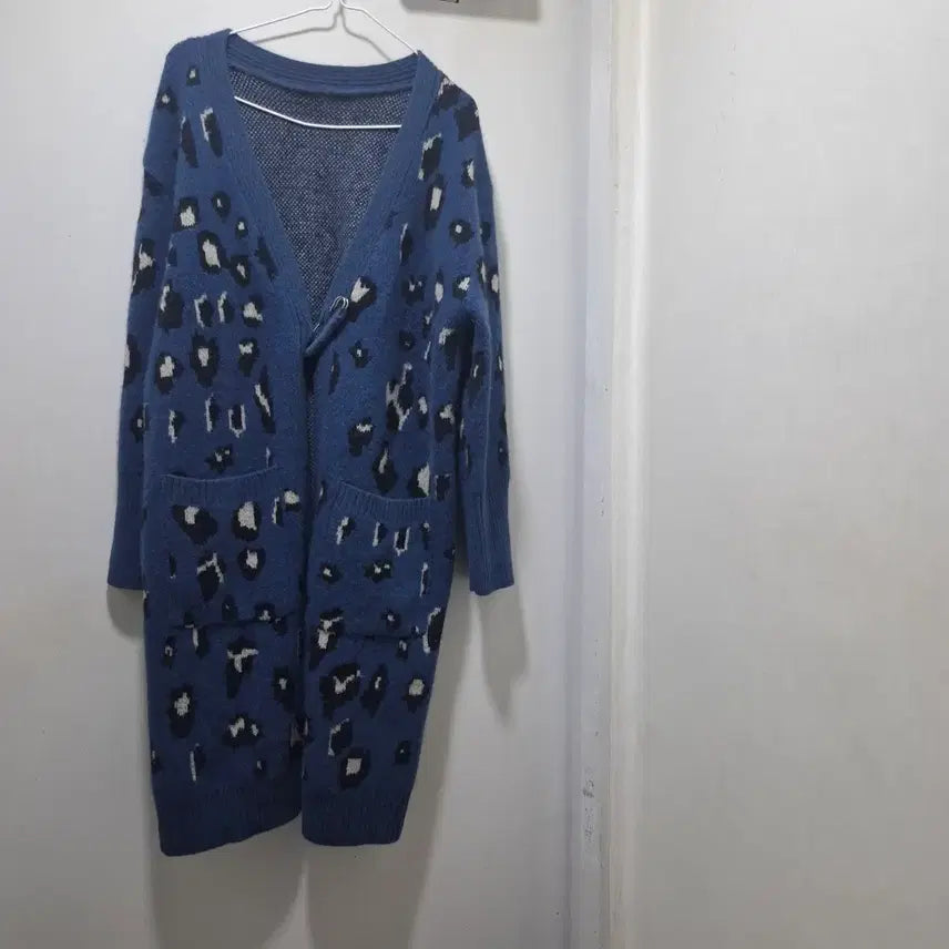 [BUNJANG] Blue Leopard Pattern Knit Cardigan / 블루 레오파드 패턴 니트 가디건
