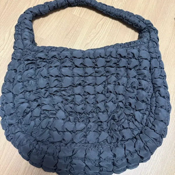 [BUNJANG] COS Oversized Quilted Shoulder Bag Black / COS 코스 오버사이즈 퀼티드백 블랙
