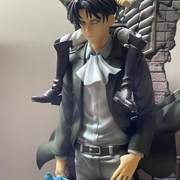 [BUNJANG] Attack on Titan Levi Birthday Figure / 진격의거인 양품 | 리바이 생일 피규어 판매합니다.(박스o)