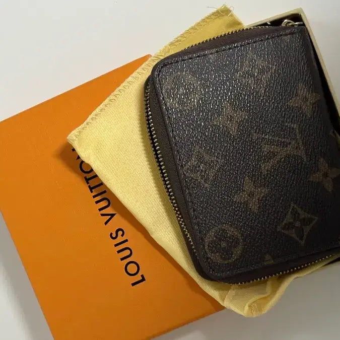 [BUNJANG] Louis Vuitton Monogram Zip Wallet / 루이비통 모노그램 지퍼 지갑