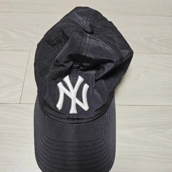 [BUNJANG] New Era Unstructured Nylon Yankees Cap / 뉴에라 언스크럭쳐 나일론 볼캡 뉴욕양키스
