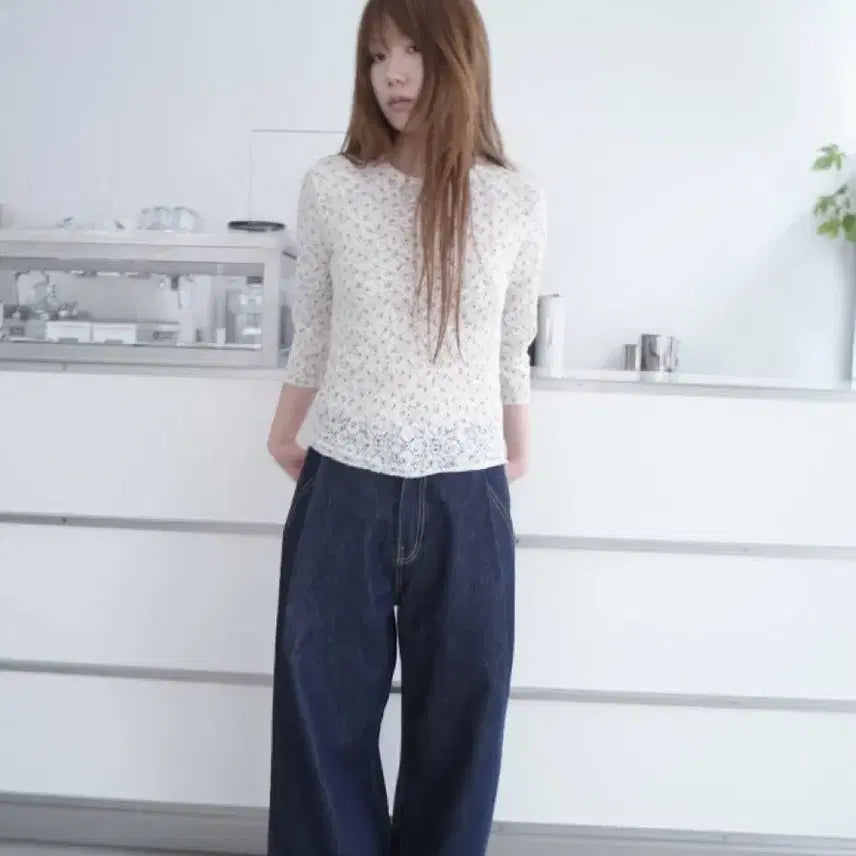 [BUNJANG] After Monday Flower Punching Tee / 애프터먼데이 플라워 펀칭 티