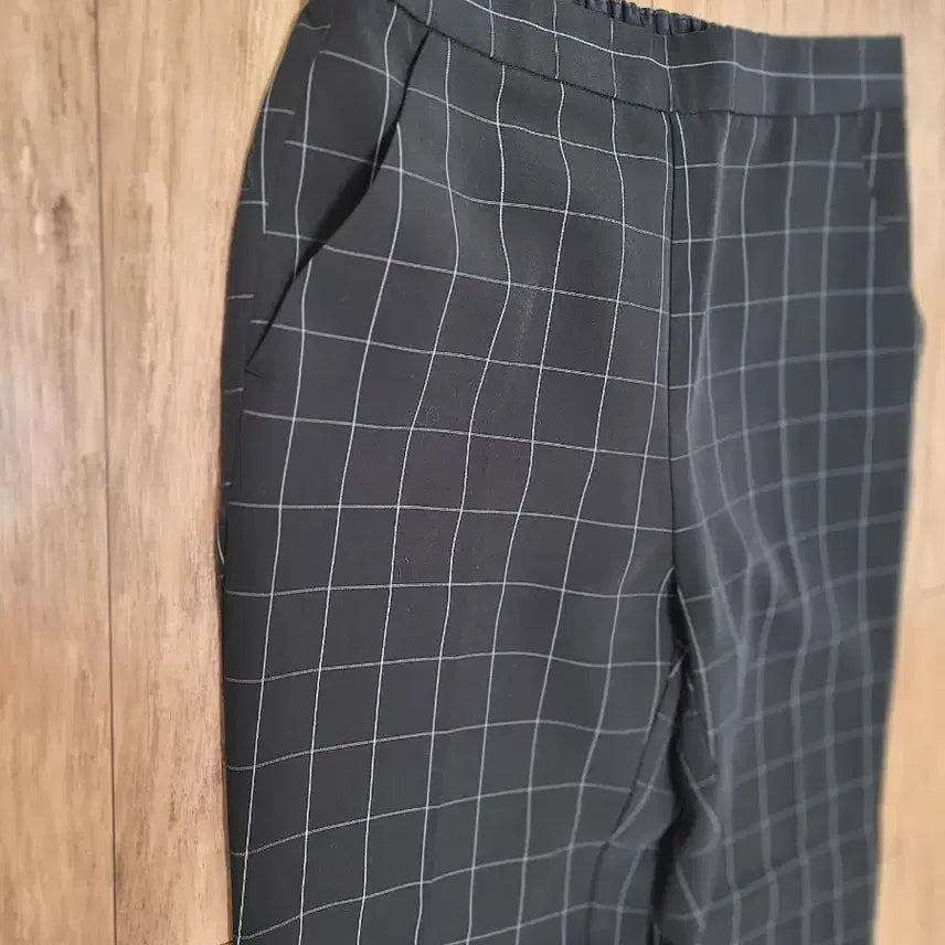 [BUNJANG] GU Check Pattern Slacks / 체크 패턴 GU 슬랙스