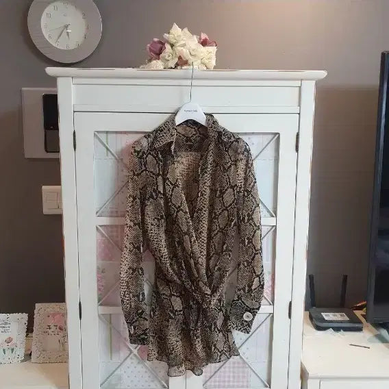 [BUNJANG] Zara Snake Pattern Blouse Size 55 / 자라 블라우스/55