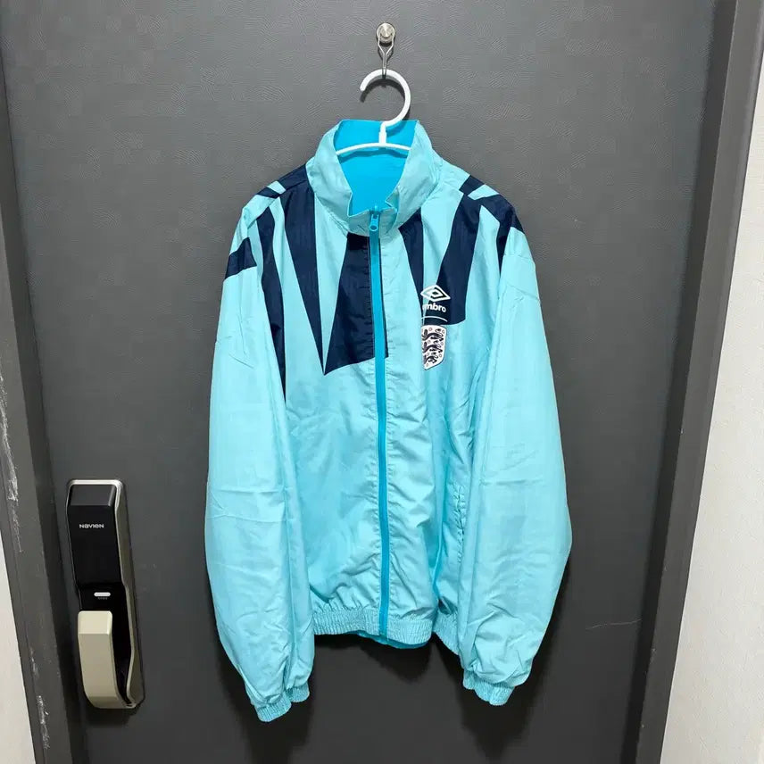 [BUNJANG] Umbro England Reversible Windbreaker (Double-Sided) / 엄브로 잉글랜드 리버시블 바람막이 (양면)