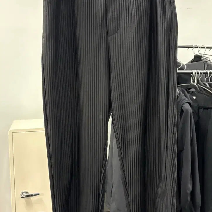 [BUNJANG] SYSTEM Men's Pleated Bending Pants Black / 시스템(SYSTEM) 남성 플리츠 밴딩 팬츠