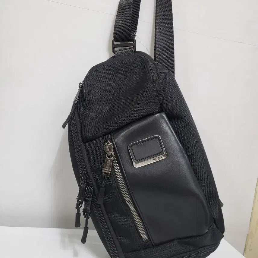 [BUNJANG] Tumi Sling Bag Black / 투미 슬링백 블랙