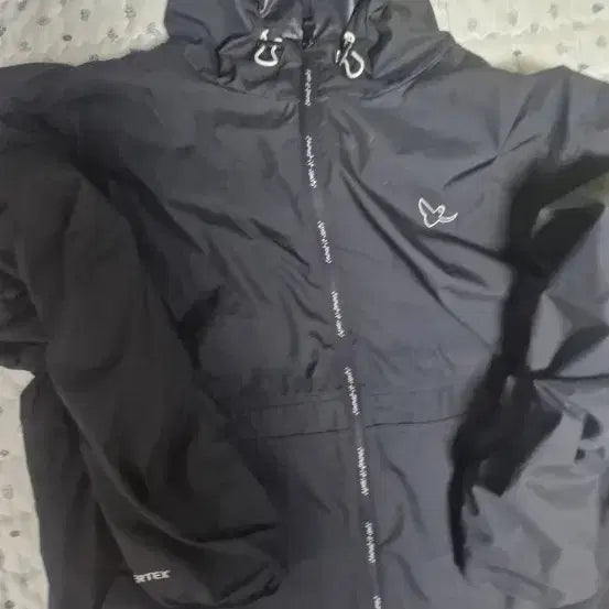 [BUNJANG] Thisisneverthat Black Hooded Windbreaker Jacket / 와릿이즌 바람막이