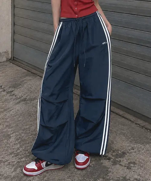 [FILLUMINATE] Nylon Two Tuck Track Pants-Navy / 나일론 투 턱 트랙 팬츠-네이비