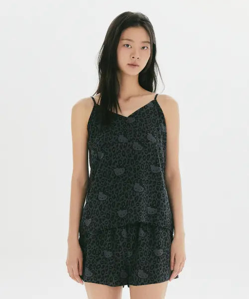 [SPAO] [Hello Kitty] Leopard Print Pajama Set (Black) / [헬로키티] 레오파드 슬립 파자마(Black)_SPPPG37U02