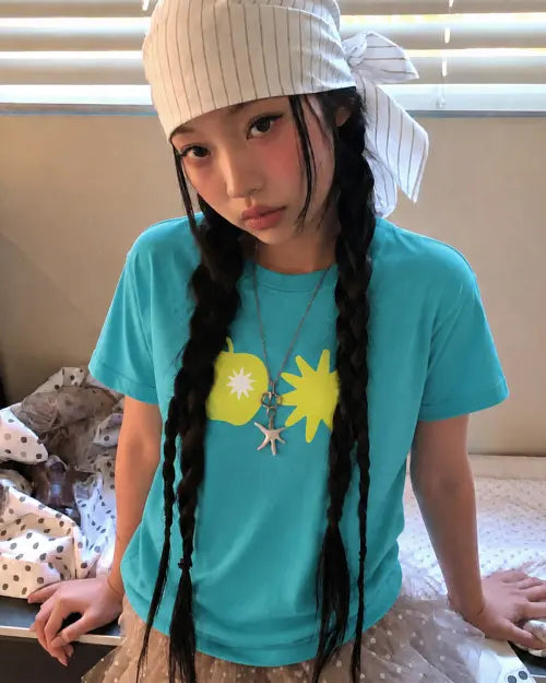 [NEWYORKWORKS] Apple Print Short Sleeve T-Shirt (3color)_Teal / 애플 프린트 숏 슬리브 티셔츠_틸