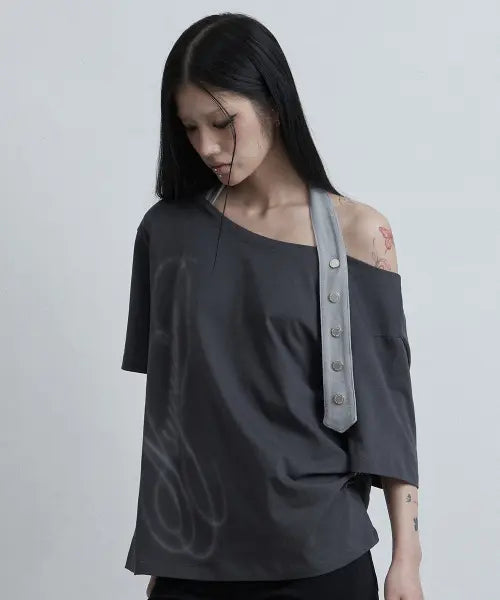 [AS YOU ARE] BELTED HOLTER OFF-SHOULDER TEE CHARCOAL / 벨티드 홀터 오프숄더 티 차콜