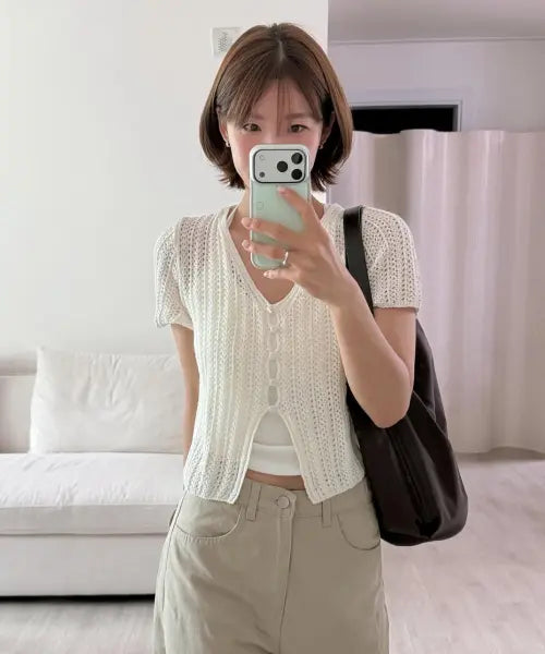 [COSTUMEOCLOCK WOMAN] Punching V-neck Half Cardigan (10 Colors) / [ITALY] 펀칭 브이넥 하프 가디건 10 COLOR COWCD005