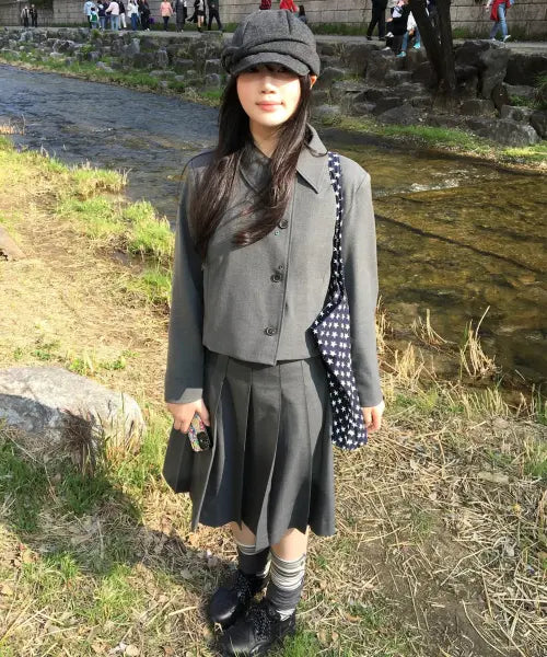 [RAWGUE] [SET] OBLIQUE BUTTON CROP JACKET \u0026 PENDANT DETAIL PLEATS SKIRT / [세트] 오블리크 버튼 크롭 재킷 \u0026 팬던트 디테일 플리츠 스커트