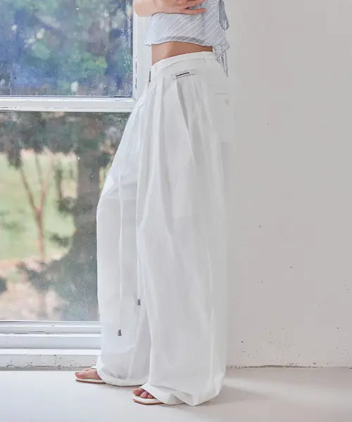 [LONDONDADA] Nylon Pintuck Balloon Slacks, WHITE