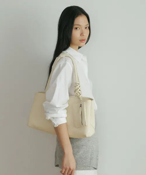 [LINGSEOUL] Cow Leather Wide Shoulder Bag - Cream / cow leather wide shoulder bag-cream
