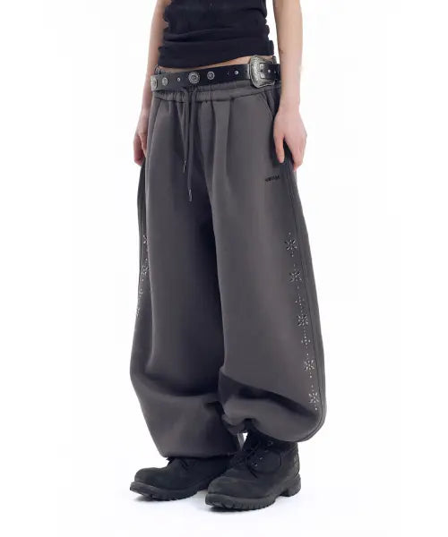 [AAKAM] Line Studded Sweatpants (Dark Gray)