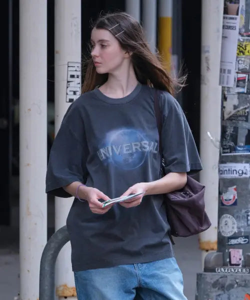 [LOW CLASSIC] UNIVERSAL WASHED OVERSIZED TEE_CHARCOAL BLACK [LC262TS86CB]