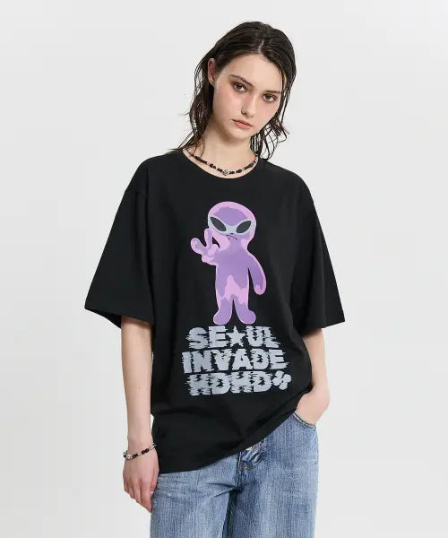 [HOODHOOD] Alien Invasion Half Sleeve T-shirt BLACK / 에일리언 인베이전 반팔티셔츠 블랙