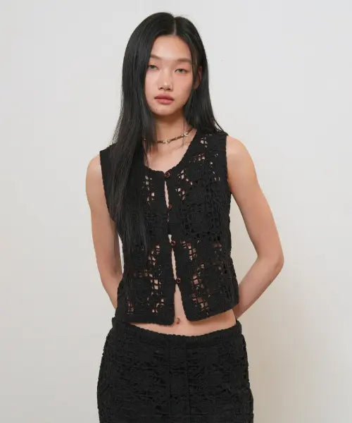[GENERALIDEA] woman floral crochet open best [black] / 플로럴 크로셰 오픈 베스트 [BLACK] / GF2LKV546