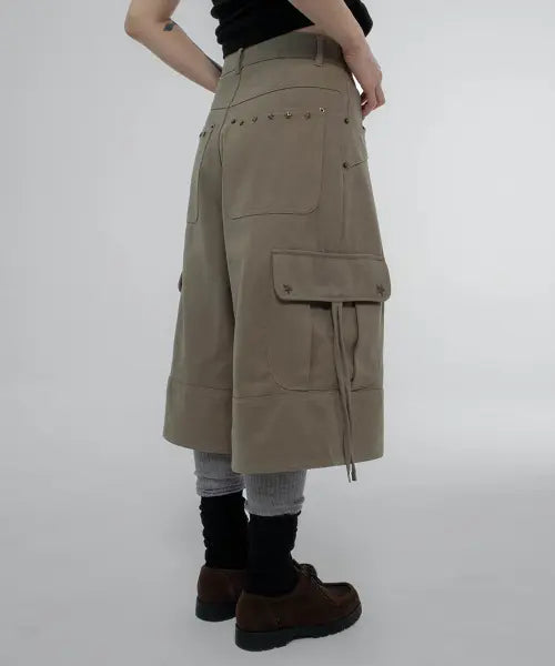 [CHICKS] Multi Stud Cargo Bermuda Shorts Khaki Beige / 멀티 스터드 카고 버뮤다 팬츠 카키베이지