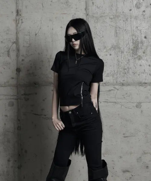 [URBANUNIQUE LABEL] Sculptural Jersey zipper top BLACK / 스컬프처 저지 지퍼 탑 블랙