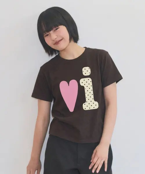 [VIDEO JOCKEY] Vivi T-Shirt [Deep Brown] / 비비 티셔츠 [딥브라운]
